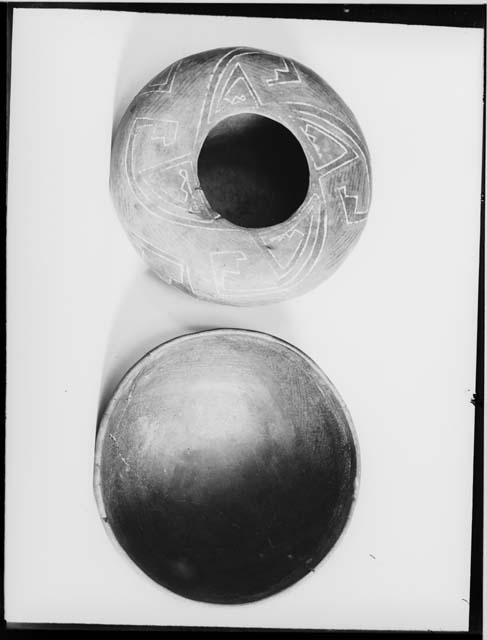 Pottery from Poncho House burial