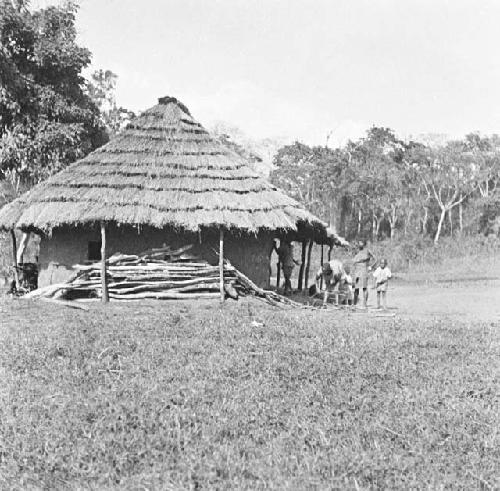 Maragoli huts in mining area near Kaimosi