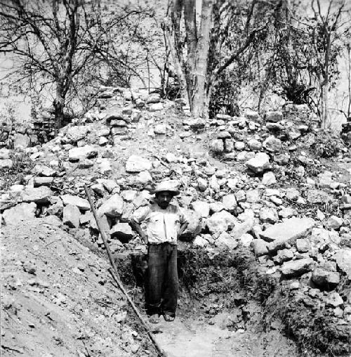 Trench E-14 of Colonial Casa 2