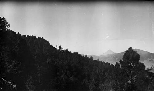 View between Quitzaltenango and Santa Cruz Quichi