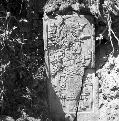 Stela 16 at Dos Pilas