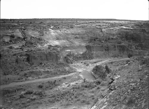Between Mexican Hat and Bluff