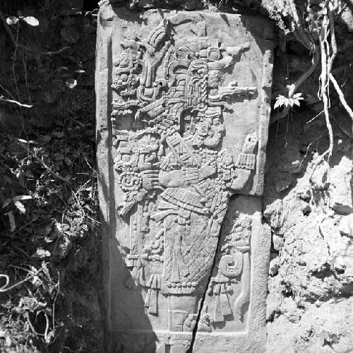 Stela 16 at Dos Pilas