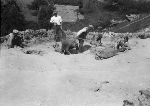 Men working in sub pits, pits 33 north