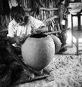 Potter Francisco Cab making a tinaja on a kabal