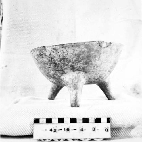 Tripodal Dichrome Pottery Deep Bowl