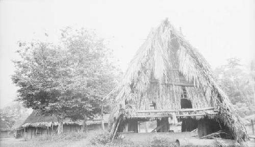 Sapo, Palepo clan, village palaver house at Yopolo