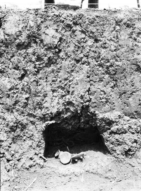 Small ceramic dishes and jars, excavation 2-31; section 8, north wall