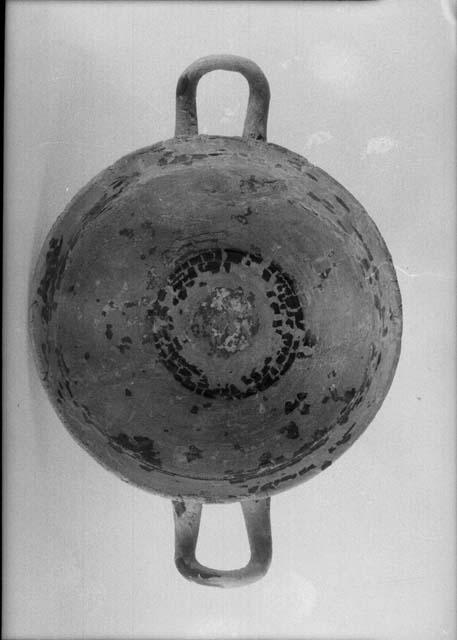 Bottom view of pottery kylix