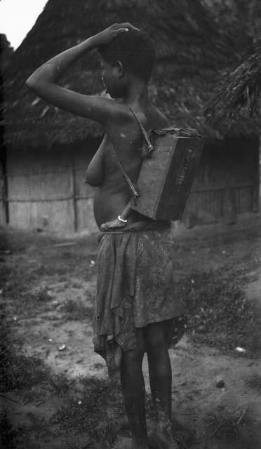 Sapo, Palepo clan, woman carrying infant at Yopolo