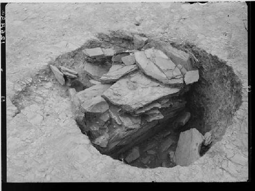 Pit 98, grave structure exposed