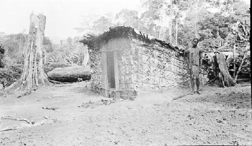 Temporary hut