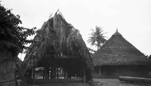 Sapo, Palepo clan, village palaver house at Yopolo