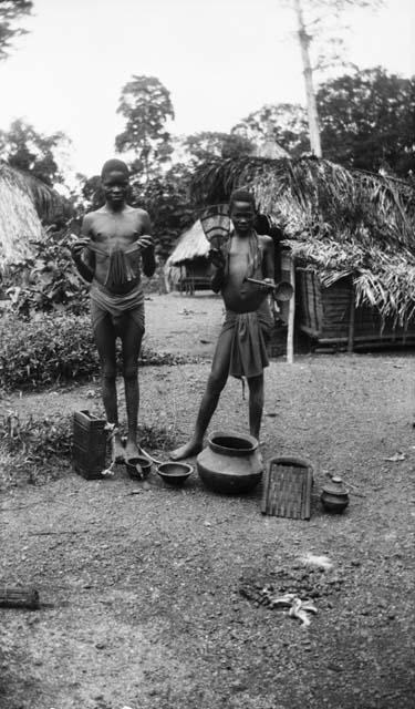 Sapo, Pudu clan, pots and household utensils