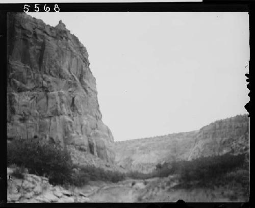 Hogan, bank of Laguna Creek