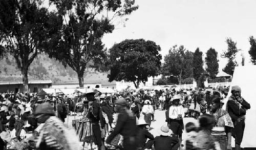 Market crowd