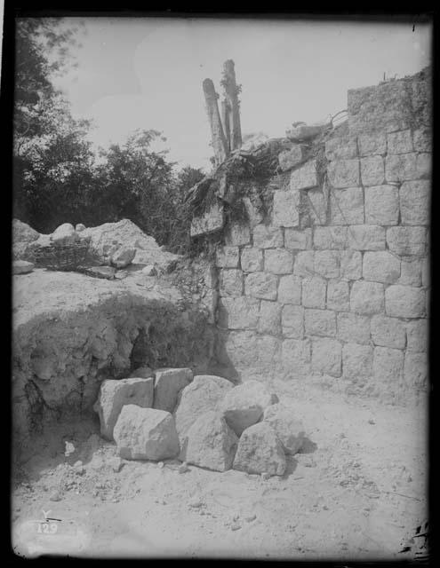 Stone square over grave 3, mound 6