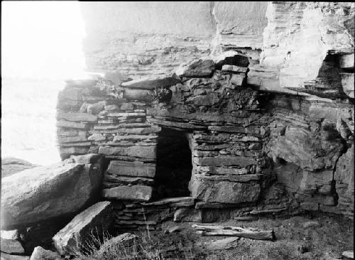 Cliff Ruin in Paps Pasture