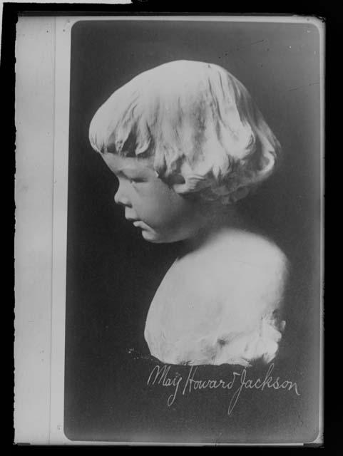 Photo of bust of child