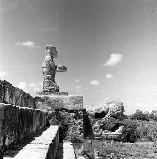 Temple of Warriors at Chichen Itza