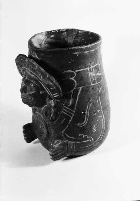 Effigy pot of plumbate ware