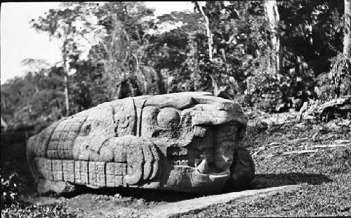 Monument 9, Northeast side