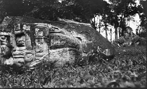 Monument 8, Southeast side