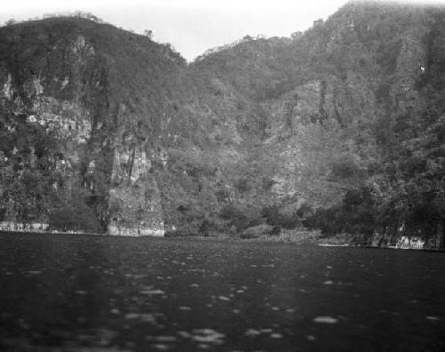 View of cliffs west of Lake Tzanjiuyu