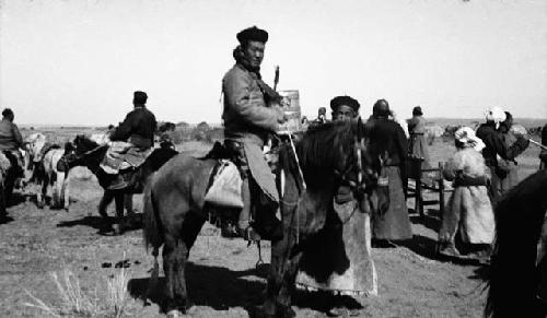 Mounted officiant