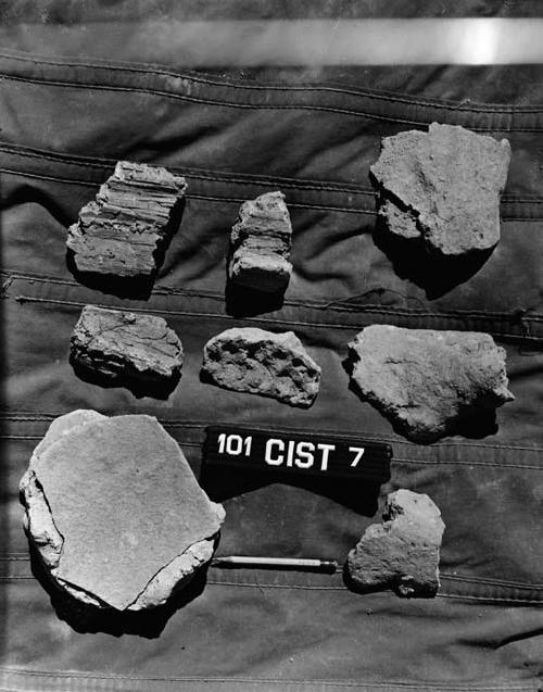 Beam impression in mud stone slab set; Pithouse 101; Cist 7