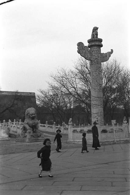 Forbidden City, stone pillar, lion, children