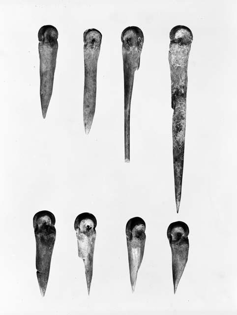 Bone awls made from split ends of metapodials