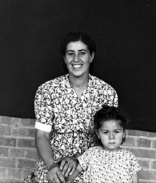 Assyrian woman and female child at Habbaniya