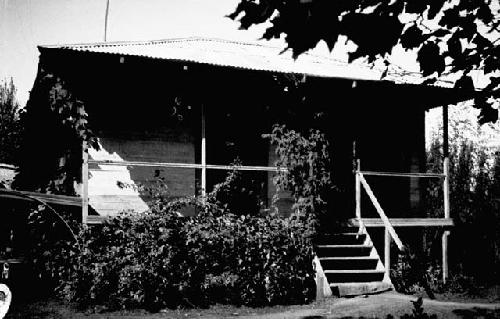 House with corrugated roof, Isla Pampero