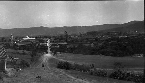 View between Quitzaltenango and Santa Cruz Quichi