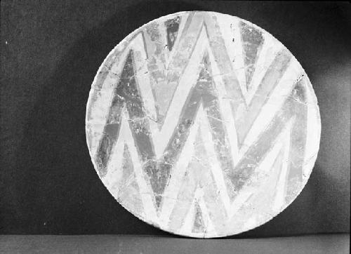 Polychrome plate with ring base from grave 24, number 55