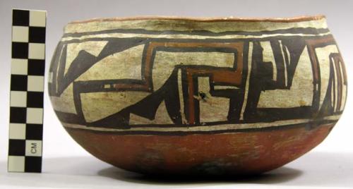 Bowl, polacca polychrome style c. int: splatter design; ext: linear design. 10.2