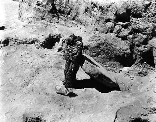 Little Red Hill, west end site, structure 201A, metate against post