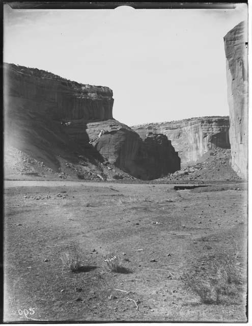 7 miles from Canyon de Chelly