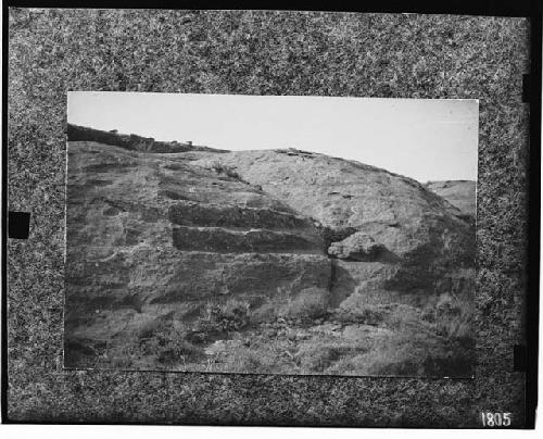 Steps over rock between vein rocks