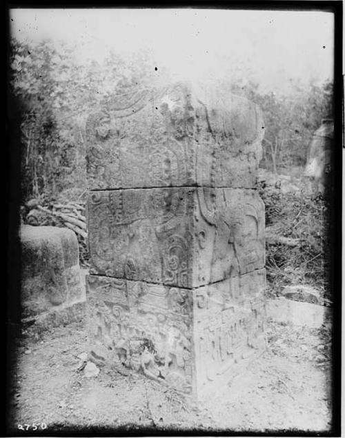 Square carved columns, Chamber of the Low Reliefs - Temple of Tigers