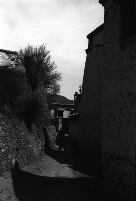 Arash, alley between buildings, Batogar