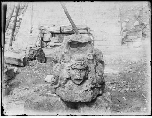 Head belonging to north side of altar M (?)