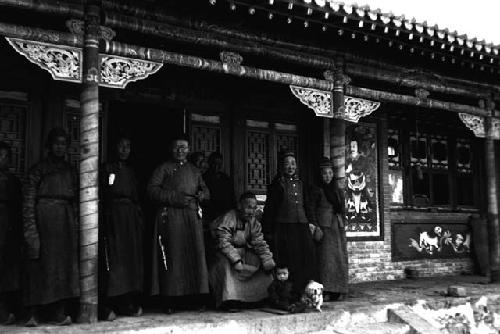 Yun Wang (of Darkhan Beile Banner), grandchild and Sa Beise, at Yunwangfu