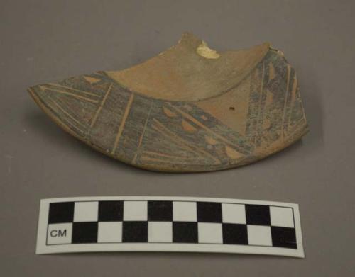 Plate potsherd