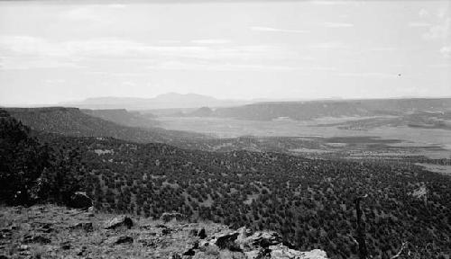 View of valley of Largo Wash from west side of Tihana Mesa