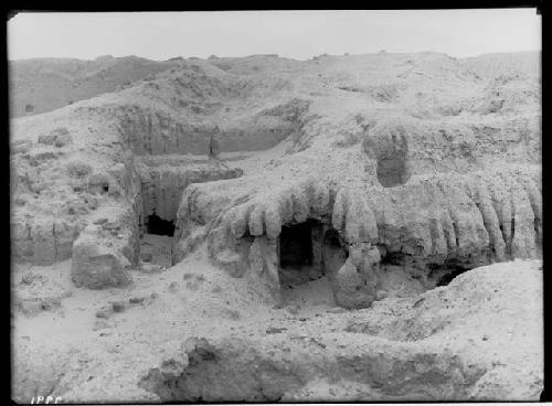 Ruined chambers and walls of southeast side of the Squier Necropolis group