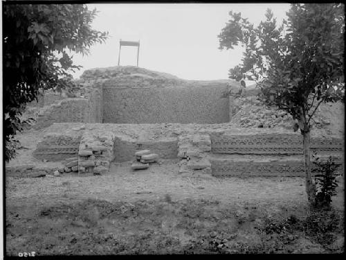 Court and terraces of building inside grounds of Villa Esmeralda, Mansiche group