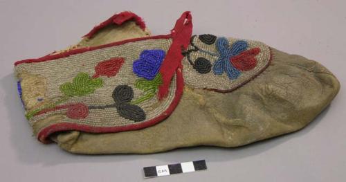 Right beaded moccasin