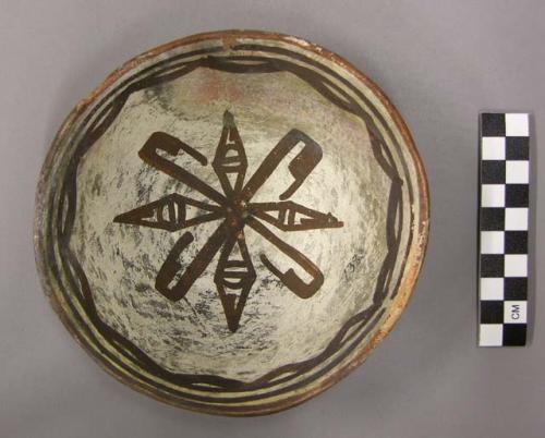 Bowl, polacca polychrome style c. int: curvilinear design; ext: slipped, no desi